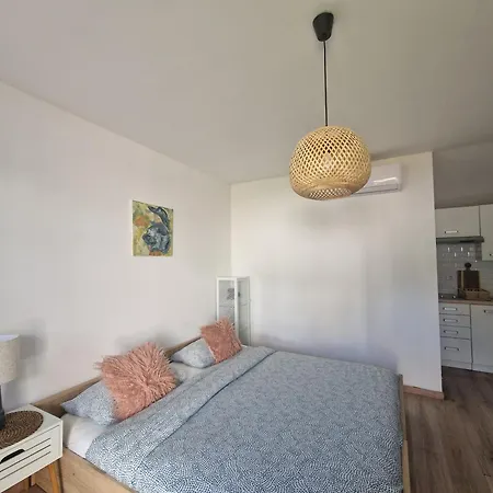 Apartment Lav *
