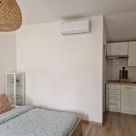Apartment Lav *